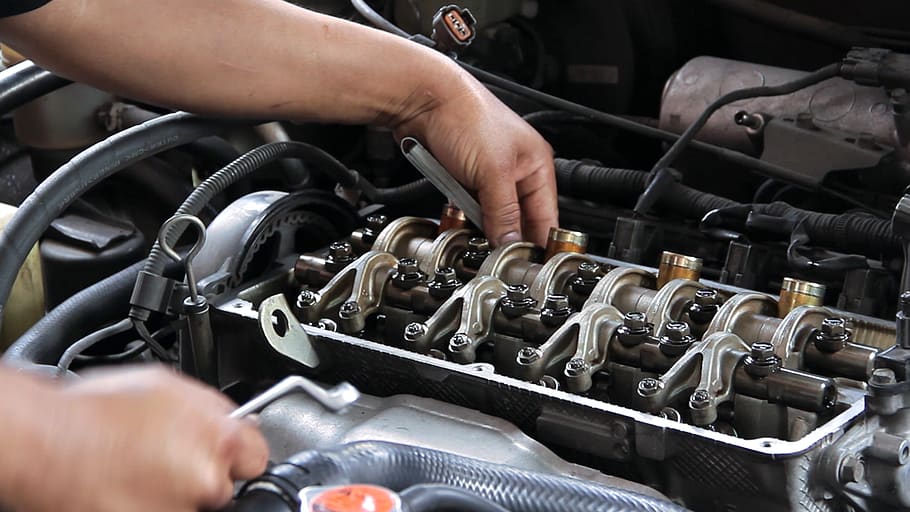 8 Causes of Engine Knocking Sound in Your Car - Cars Enthusiasts Pakistan